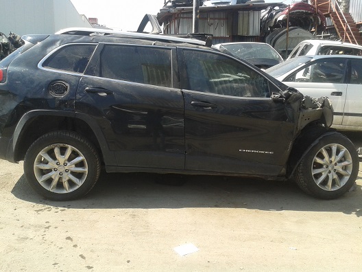 2015 -2017 MODEL JEEP CHEROKEE SAĞ ARKA KAPI OTO GÜVEN 'DE